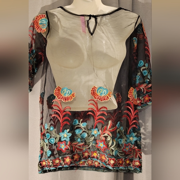 Blouse - Picture 2 of 3